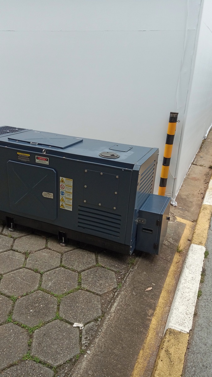 Gerador 30 KVA - Vista 2